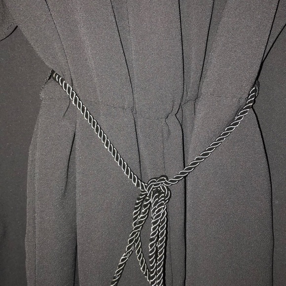 Elegant Ruffle Sleeve Romper - Picture 5 of 11